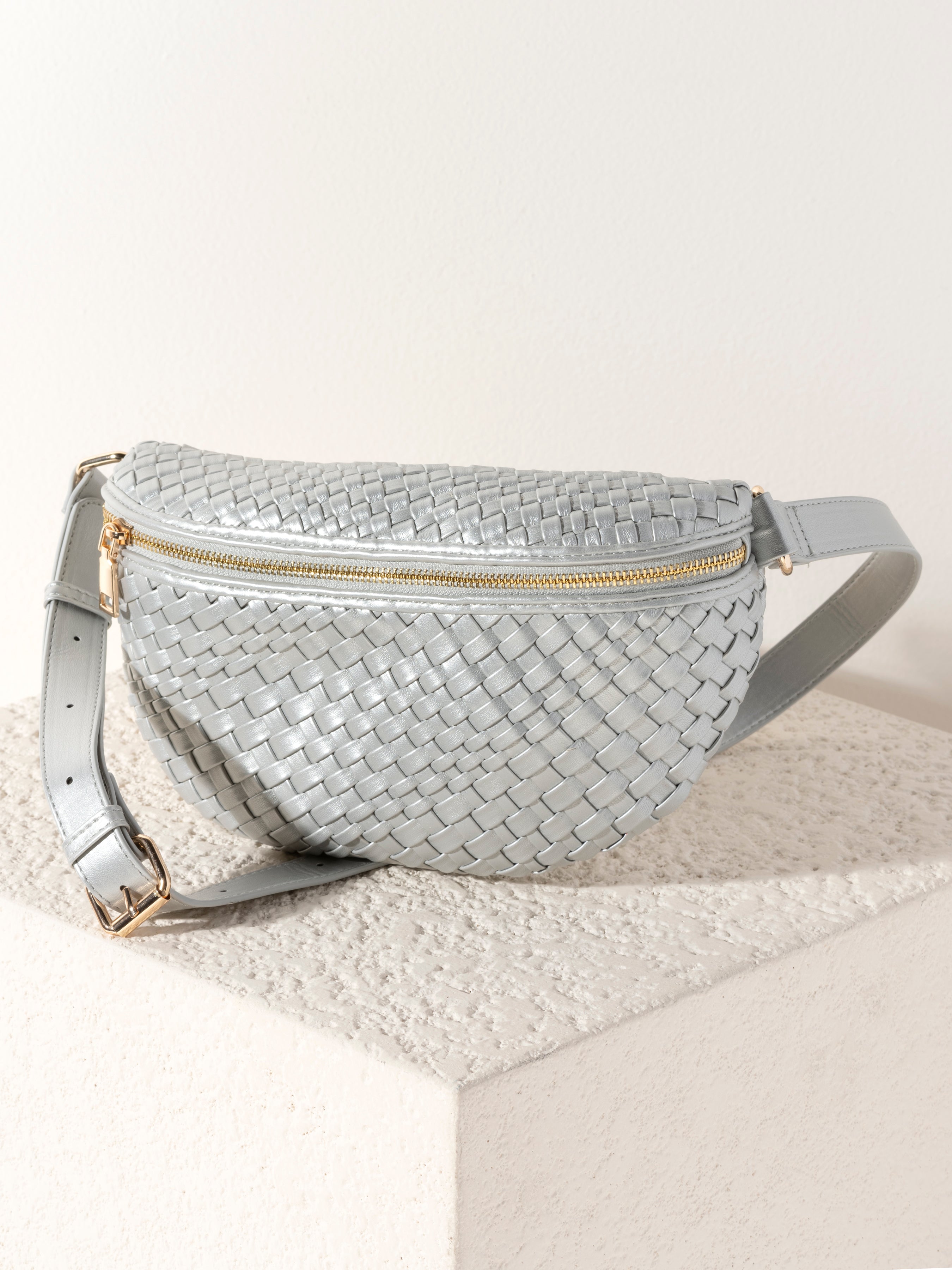 Shiraleah Blythe Sling Bag, Silver