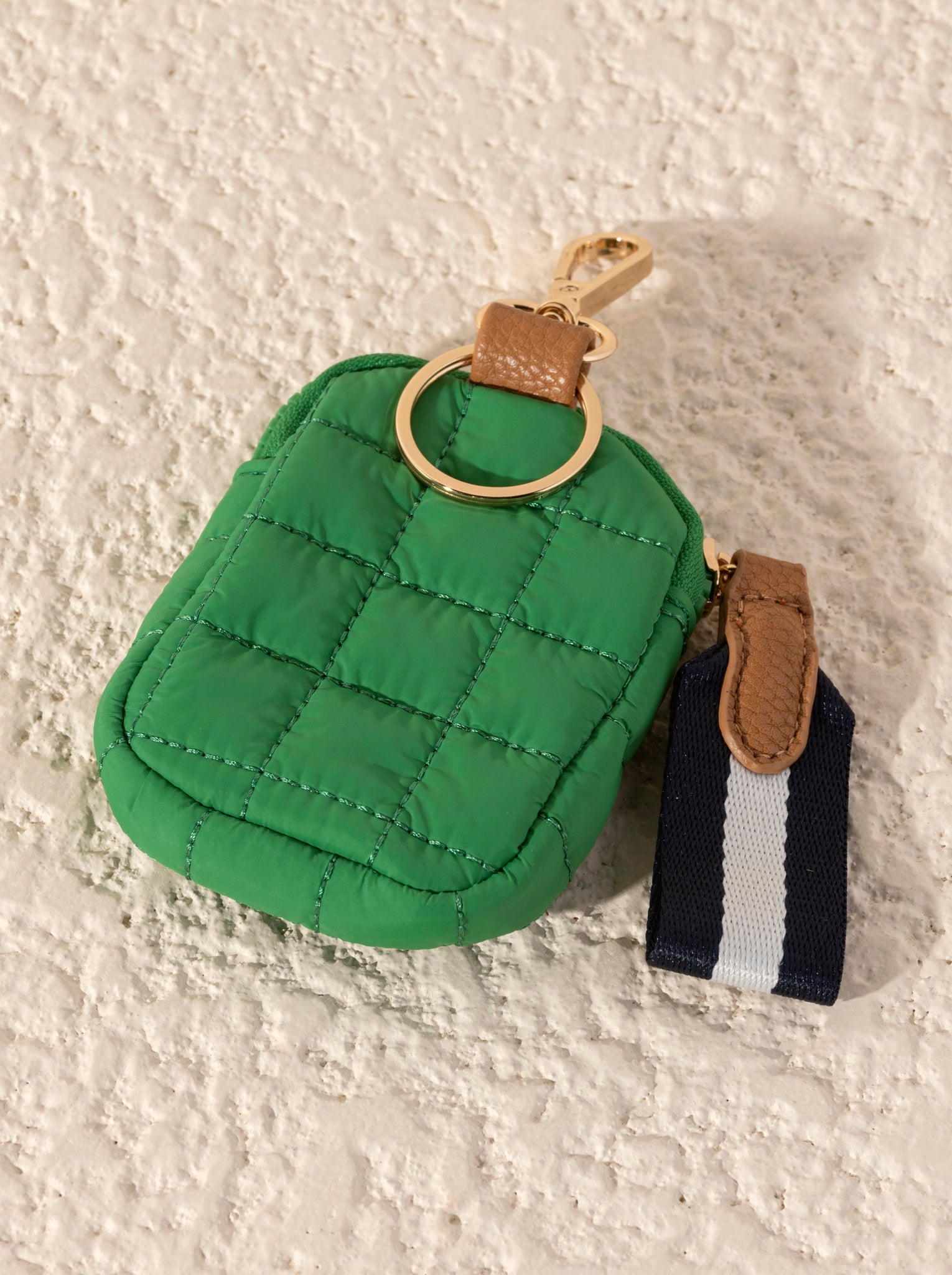 Shiraleah Ezra Clip-On Pouch GREEN