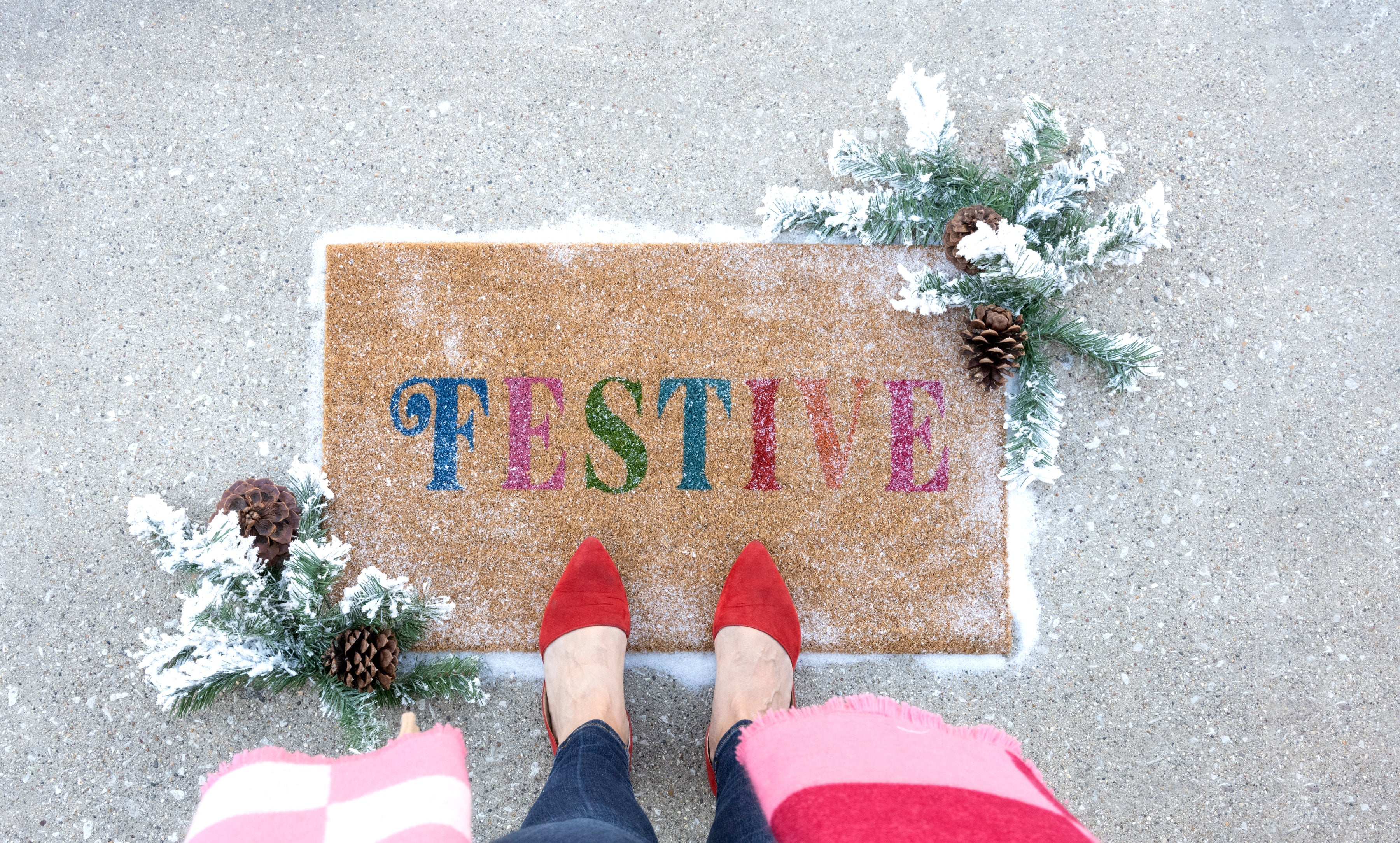 Shiraleah "Festive" Holiday Doormat, Natural