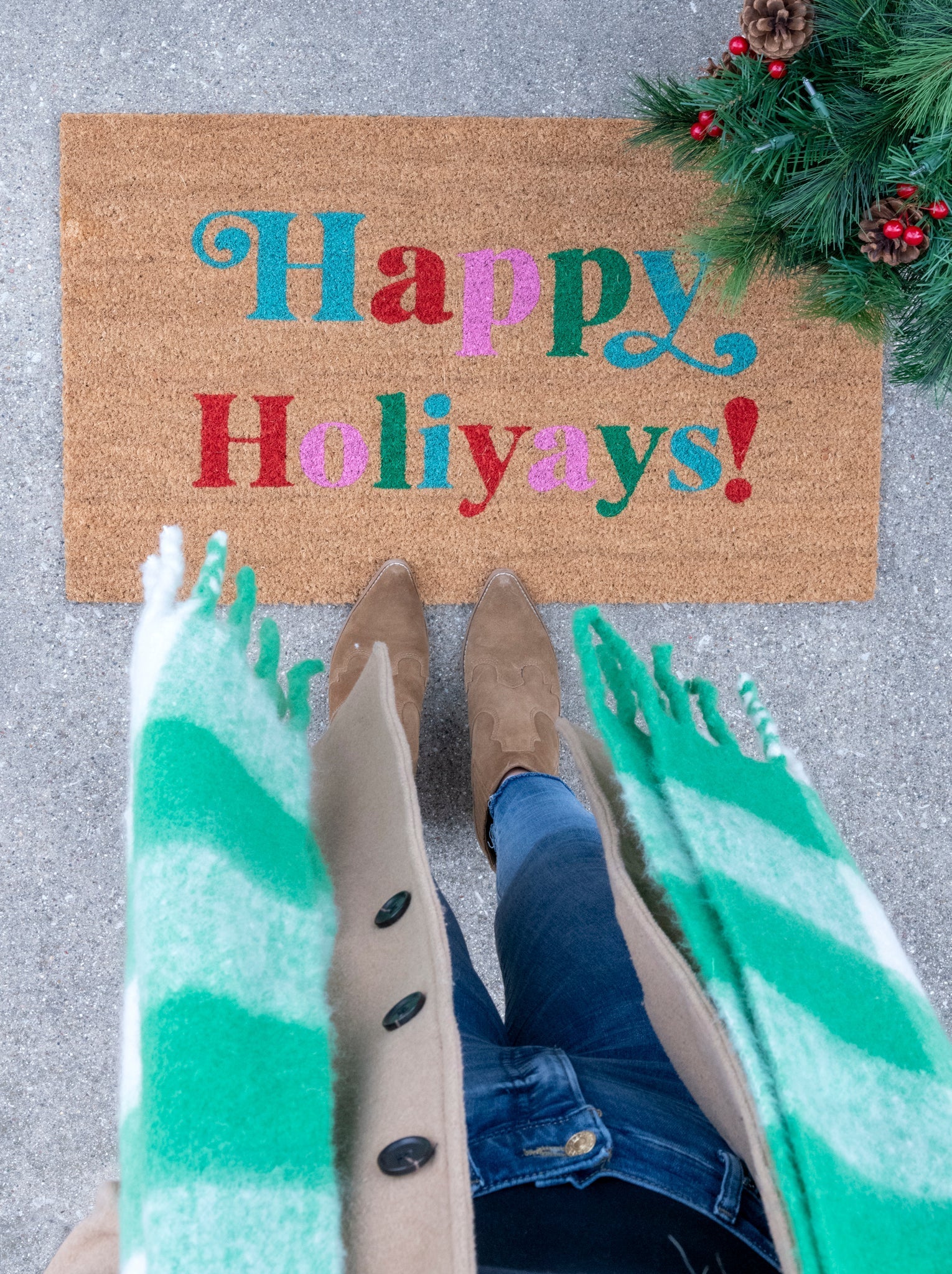 Shiraleah "Happy Holiyays!" Doormat, Natural