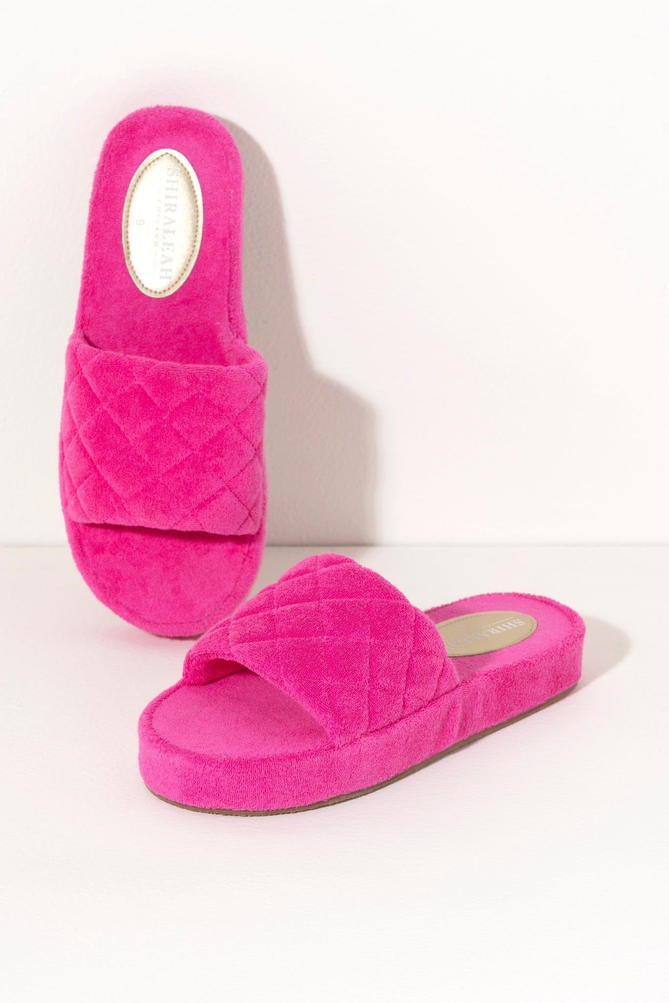 Shiraleah Sol Terrycloth Pool Slides, Fuchsia