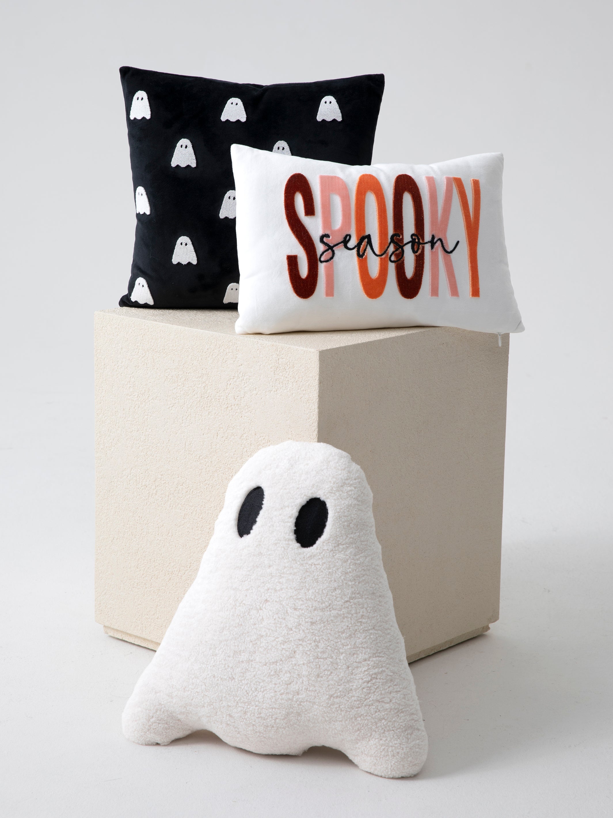 Shiraleah Ghosts Pillow, Black