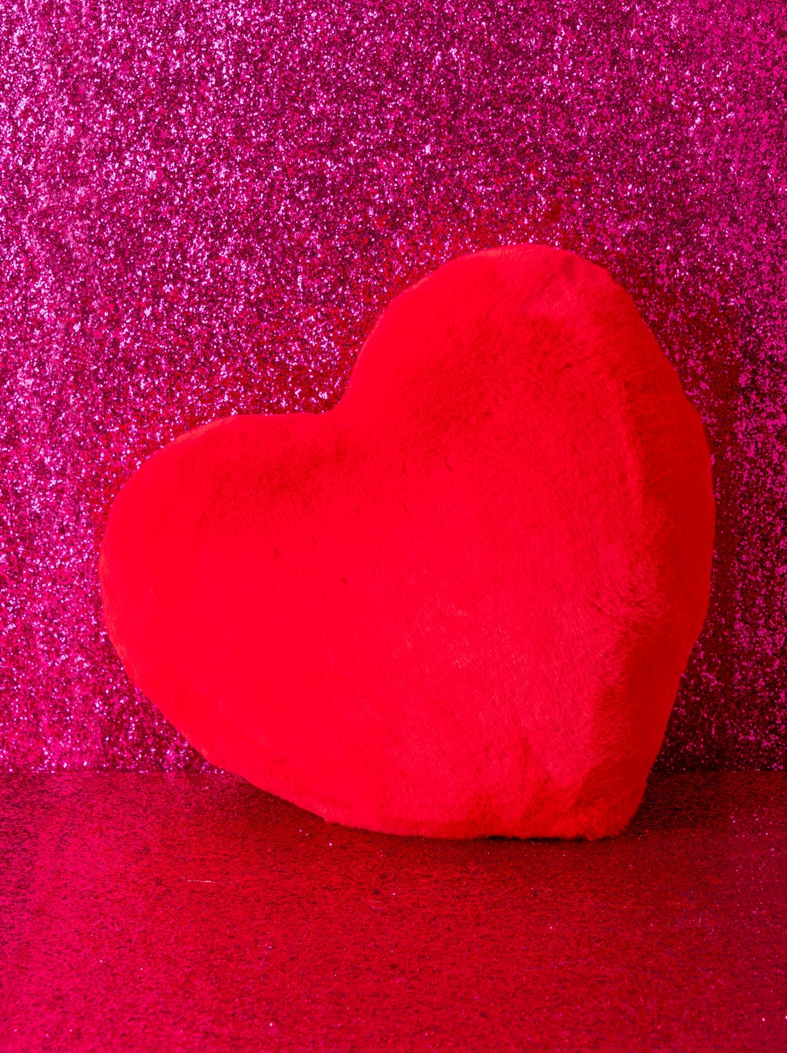 Shiraleah Jovi Heart Pillow, Red